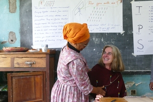 Tansania: SES-Expertin Heike Helgers im Einsatz.